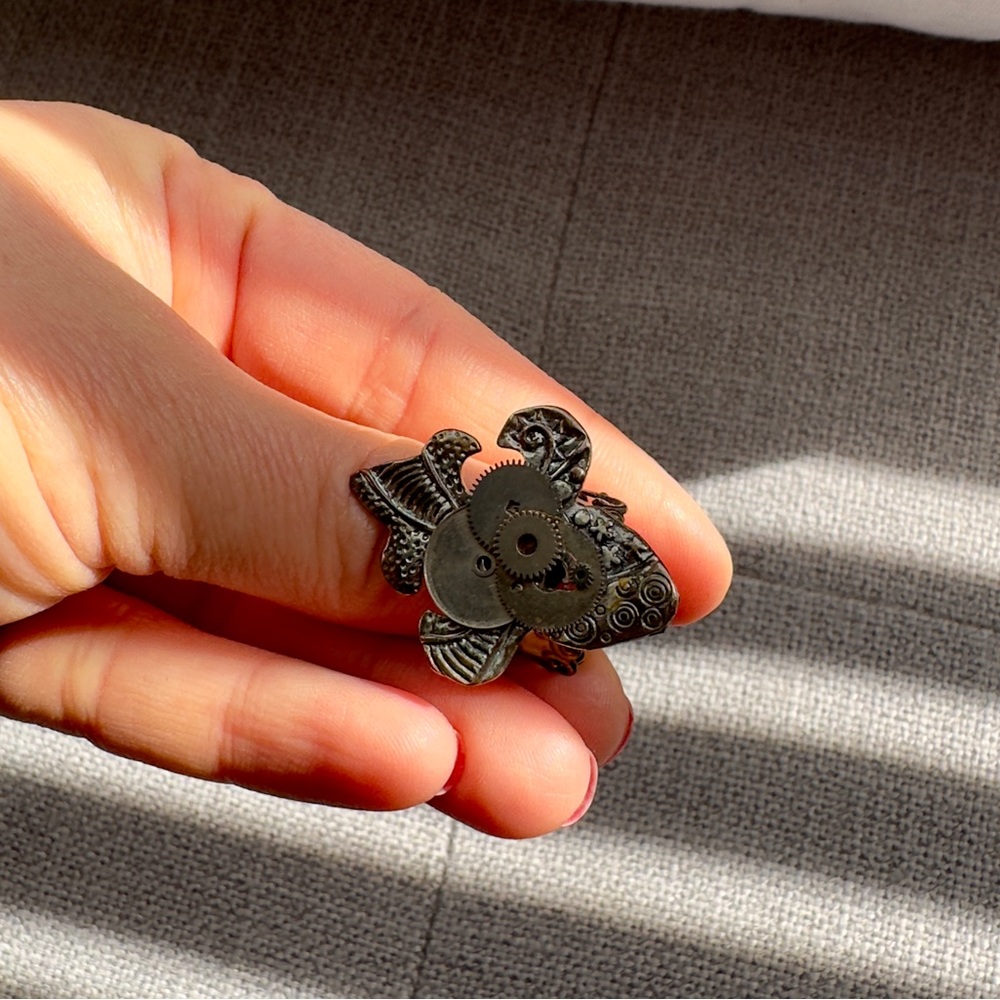 Steampunk style ring-adjustable, statement ring - Picture 3 of 4